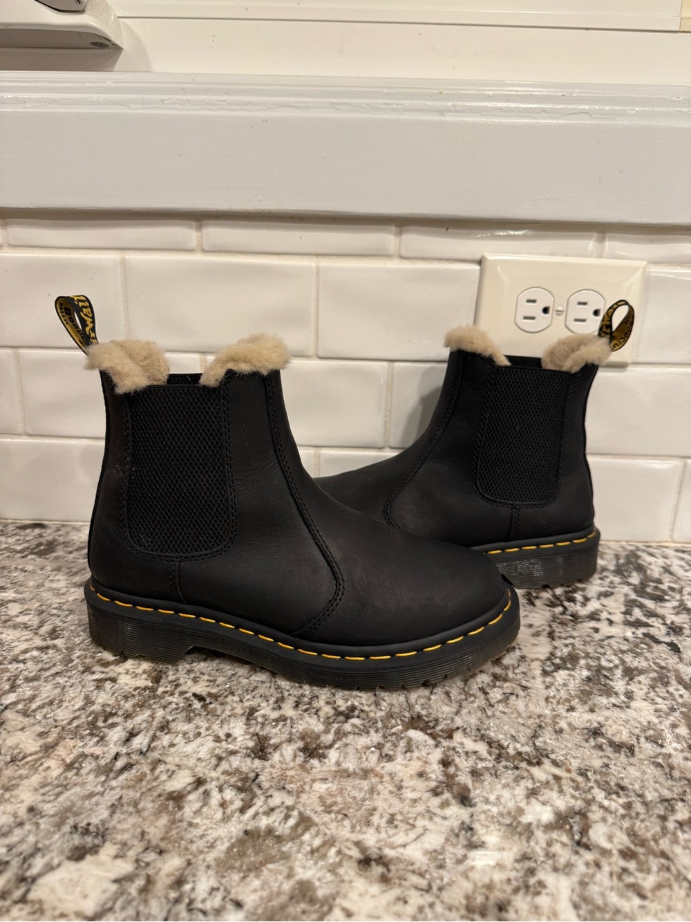Women’s Dr. Marten 2976 (size 7)